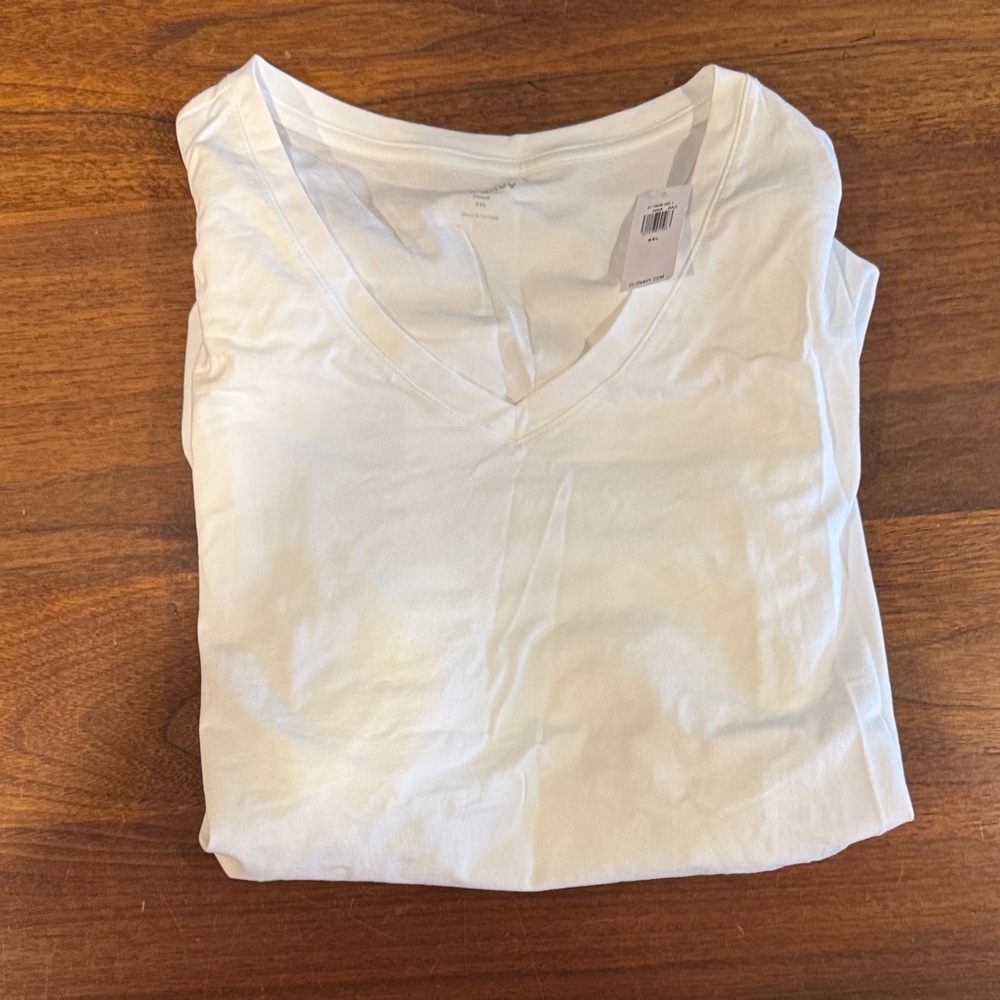 Old Navy White V-Neck Short Sleeve Tee